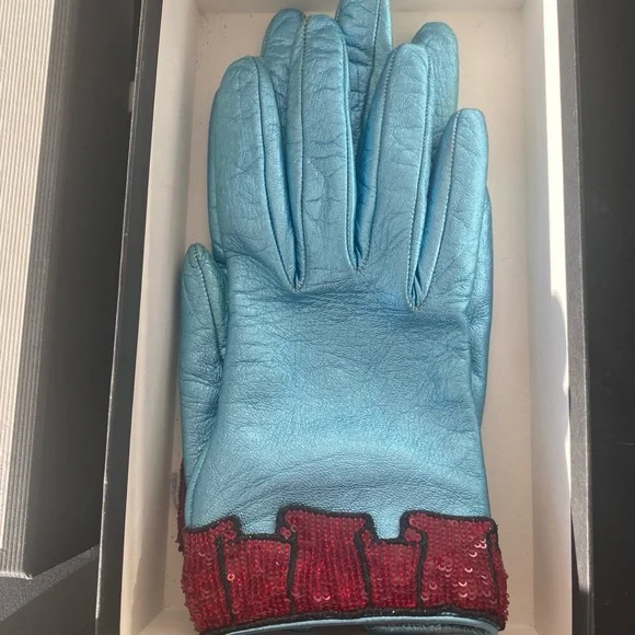 Gucci Women’s Leather Blue Gloves - Picture 3 of 9